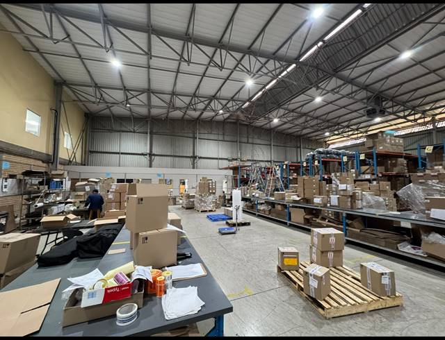1,600M² WAREHOUSE TO LET IN SPARTAN
